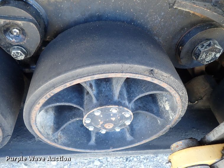 image for item DI4670 2011 Caterpillar AP1055D  paver