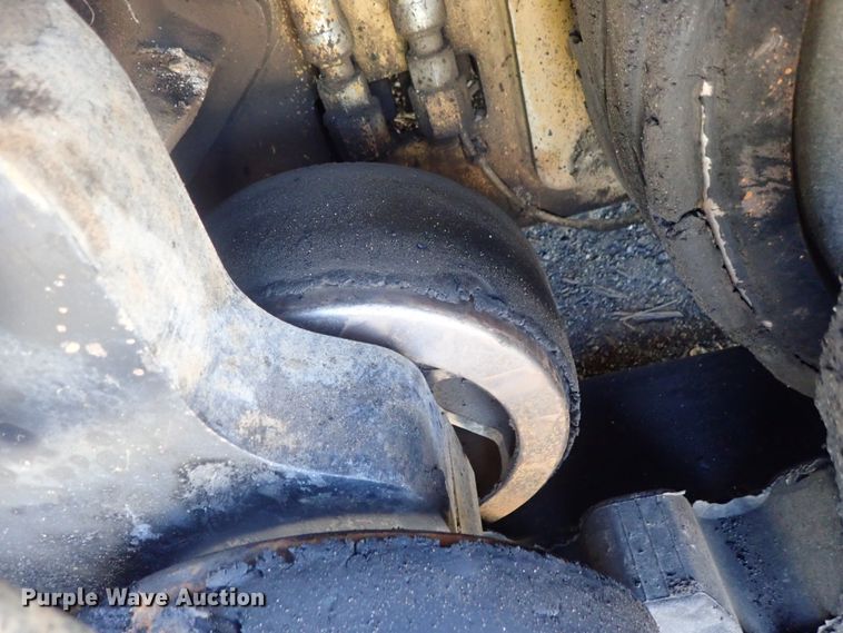 image for item DI4670 2011 Caterpillar AP1055D  paver