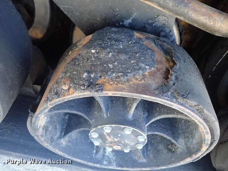 image for item DI4670 2011 Caterpillar AP1055D  paver