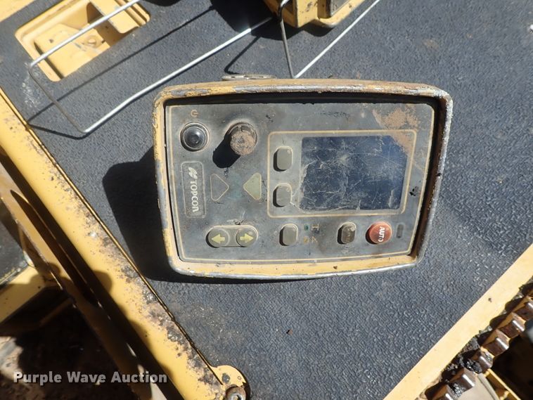 image for item DI4670 2011 Caterpillar AP1055D  paver