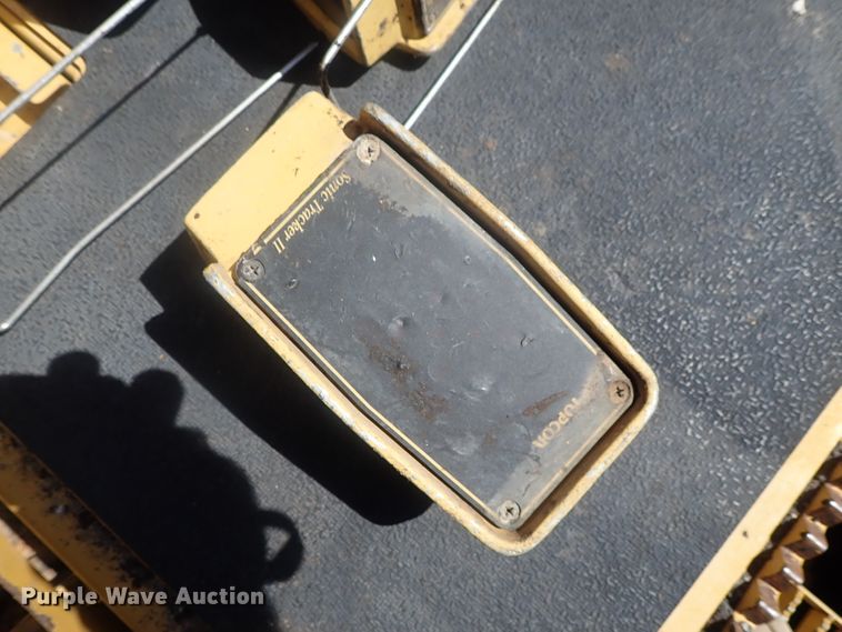 image for item DI4670 2011 Caterpillar AP1055D  paver