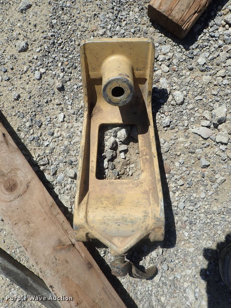 image for item DI4670 2011 Caterpillar AP1055D  paver