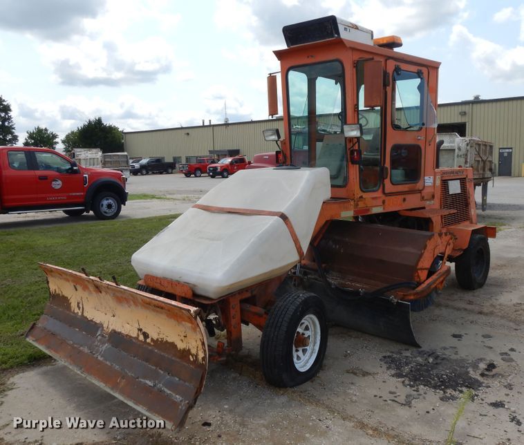 image for item DI7503 Waldon Sweepmaster 250  sweeper