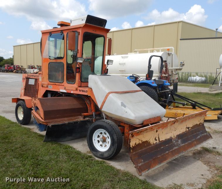 image for item DI7503 Waldon Sweepmaster 250  sweeper