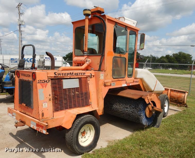 image for item DI7503 Waldon Sweepmaster 250  sweeper