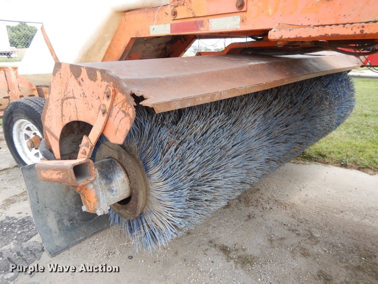 image for item DI7503 Waldon Sweepmaster 250  sweeper