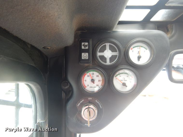 image for item DI8254 2013 Takeuchi TS70V  skid steer loader