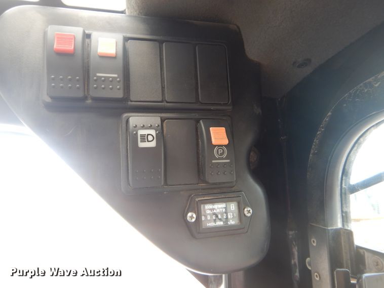 image for item DI8254 2013 Takeuchi TS70V  skid steer loader