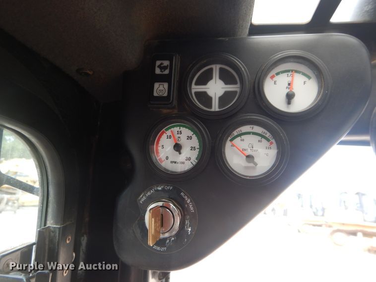 image for item DI8254 2013 Takeuchi TS70V  skid steer loader