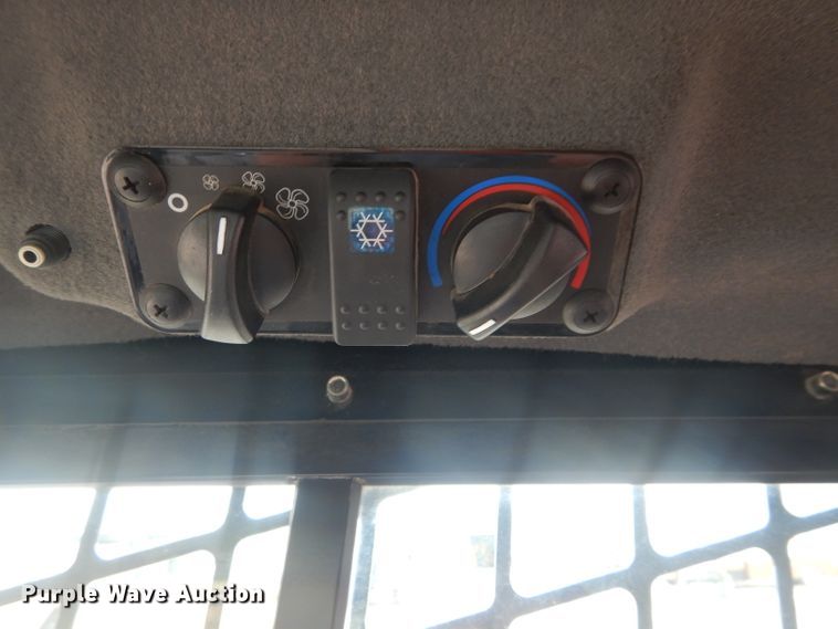 image for item DI8254 2013 Takeuchi TS70V  skid steer loader