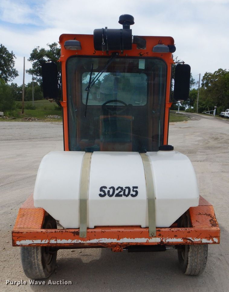 image for item DI8259 Broce CR350  broom