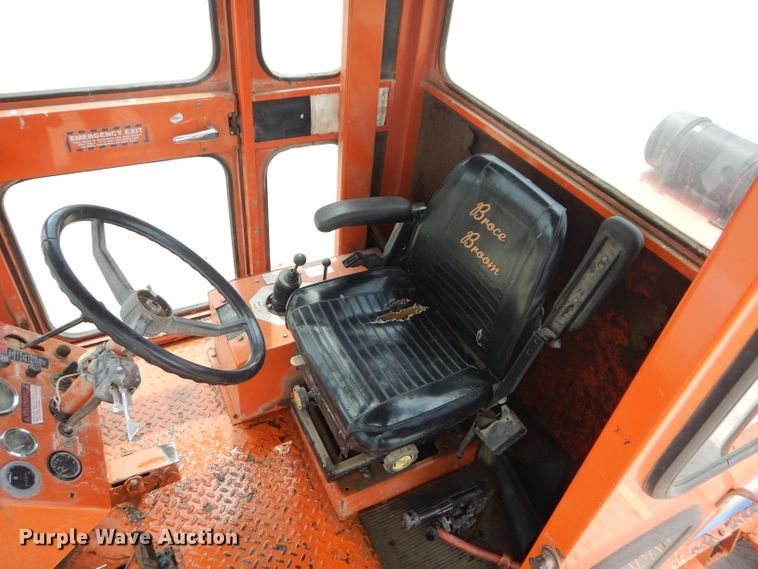 image for item DI8259 Broce CR350  broom