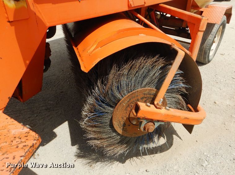 image for item DI8259 Broce CR350  broom