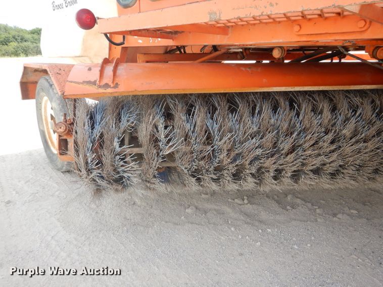 image for item DI8259 Broce CR350  broom