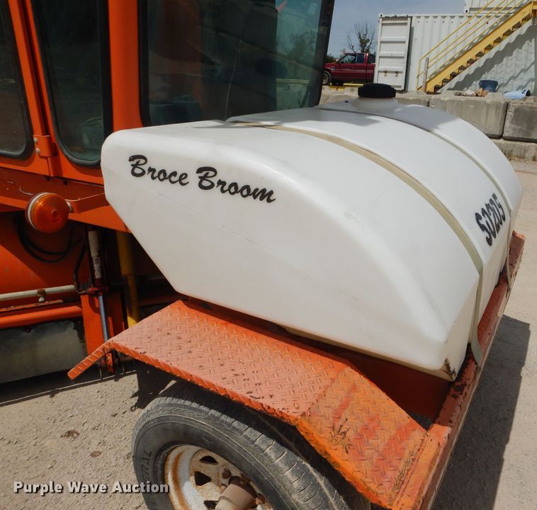 image for item DI8259 Broce CR350  broom