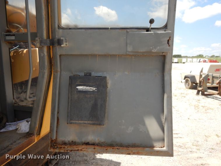 image for item DJ3489 1995 Vermeer T755  trencher