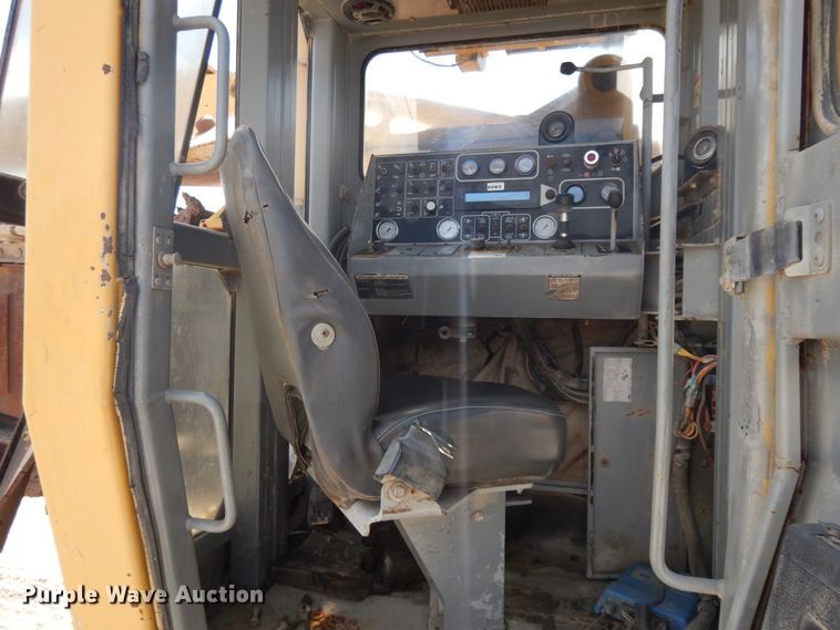 image for item DJ3489 1995 Vermeer T755  trencher