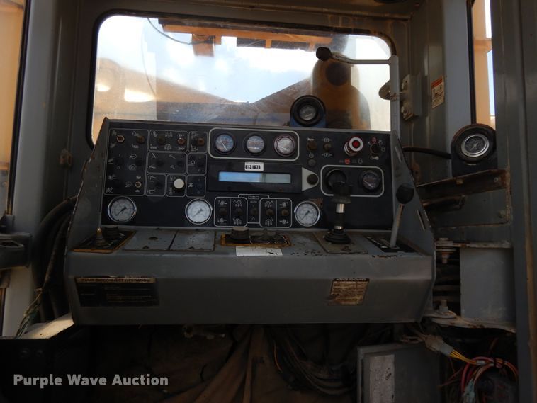 image for item DJ3489 1995 Vermeer T755  trencher