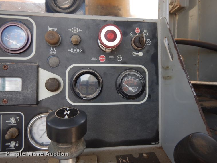 image for item DJ3489 1995 Vermeer T755  trencher