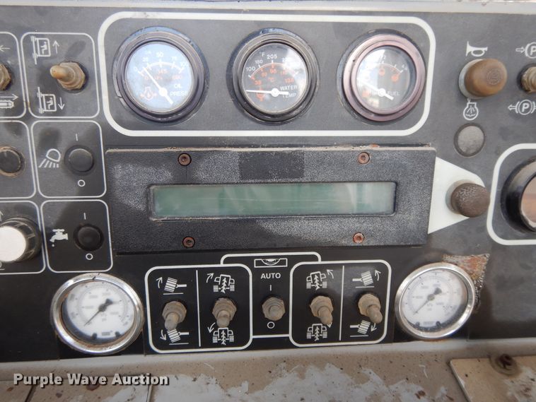 image for item DJ3489 1995 Vermeer T755  trencher