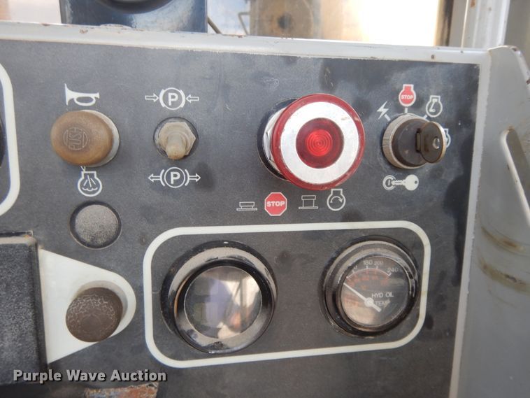 image for item DJ3489 1995 Vermeer T755  trencher