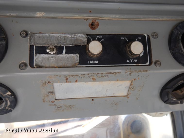 image for item DJ3489 1995 Vermeer T755  trencher