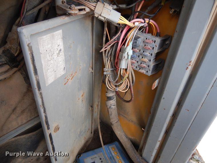 image for item DJ3489 1995 Vermeer T755  trencher