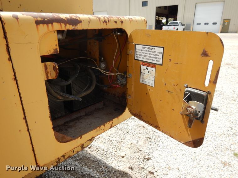 image for item DJ3489 1995 Vermeer T755  trencher