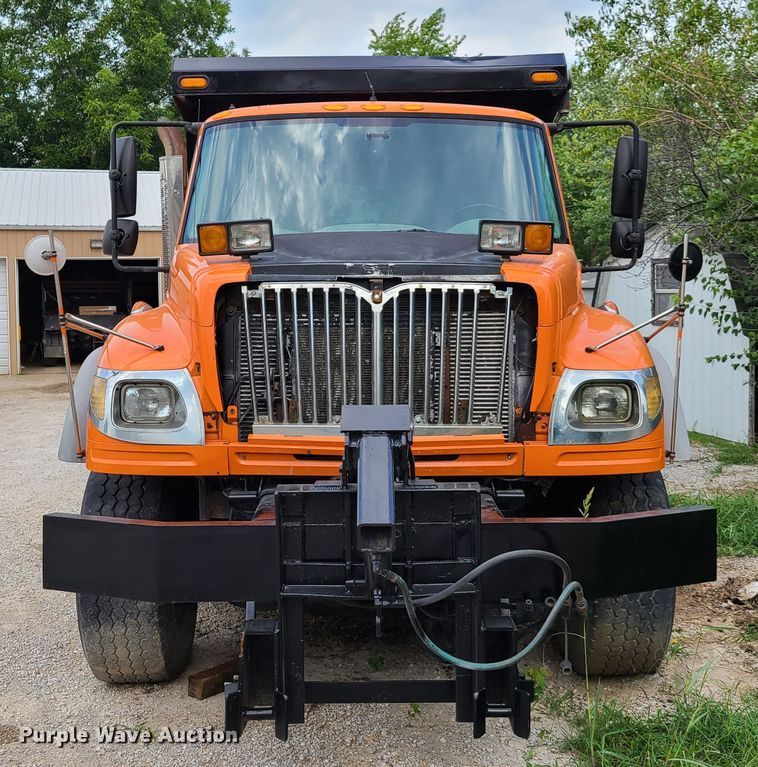 image for item EL9971 2007 International 7600  dump truck