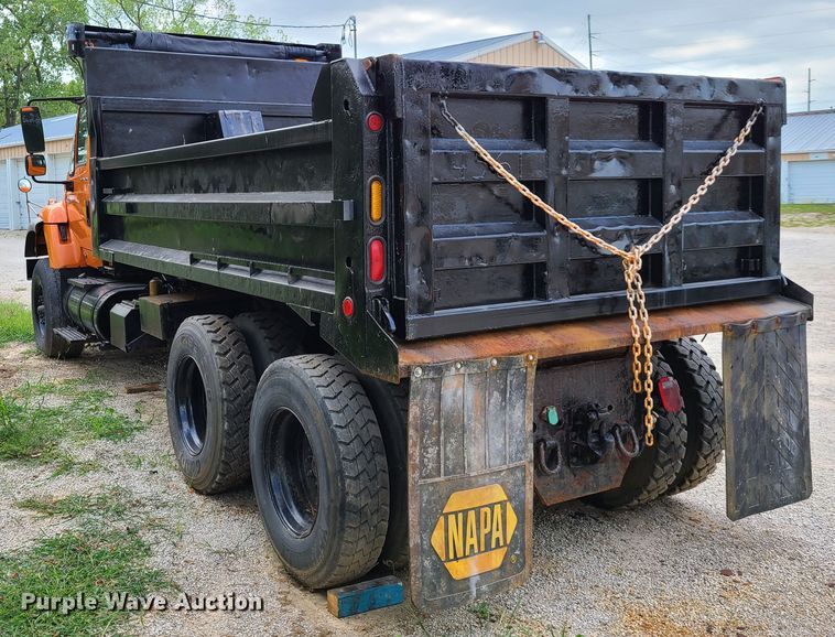 image for item EL9971 2007 International 7600  dump truck