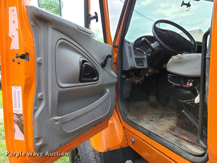 image for item EL9971 2007 International 7600  dump truck