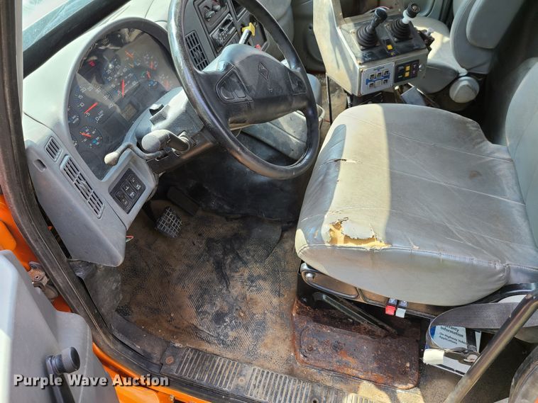 image for item EL9971 2007 International 7600  dump truck