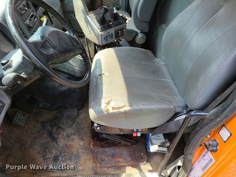 image for item EL9971 2007 International 7600  dump truck