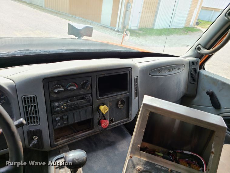 image for item EL9971 2007 International 7600  dump truck