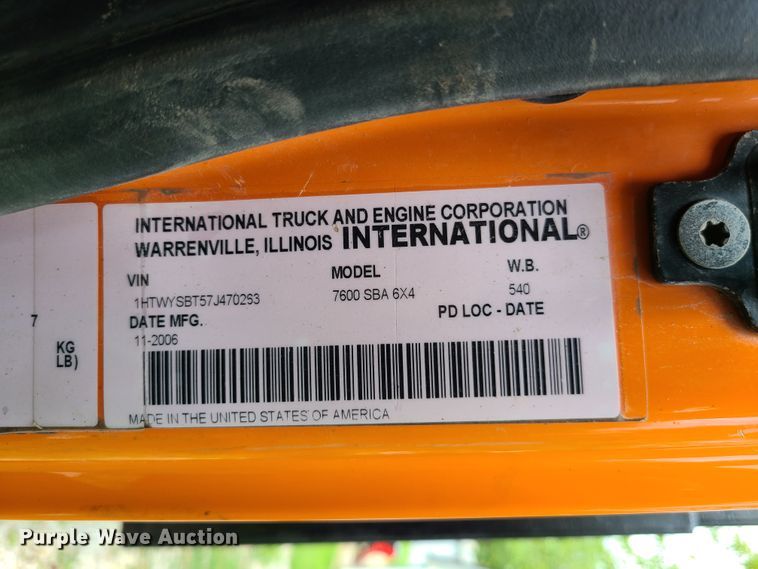 image for item EL9971 2007 International 7600  dump truck