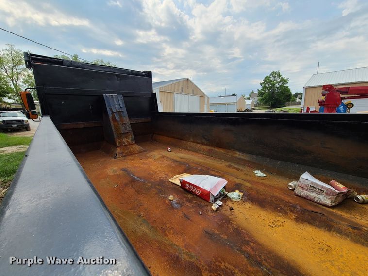 image for item EL9971 2007 International 7600  dump truck