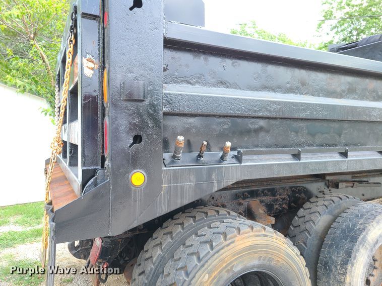 image for item EL9971 2007 International 7600  dump truck