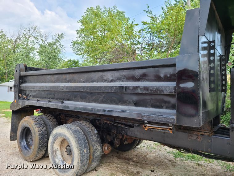 image for item EL9971 2007 International 7600  dump truck