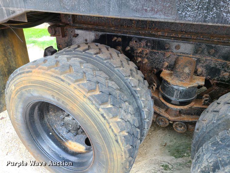 image for item EL9971 2007 International 7600  dump truck