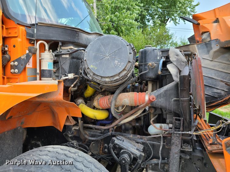 image for item EL9971 2007 International 7600  dump truck