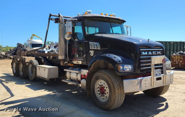 image for item EL9978 2007 Mack CTP  hooklift truck