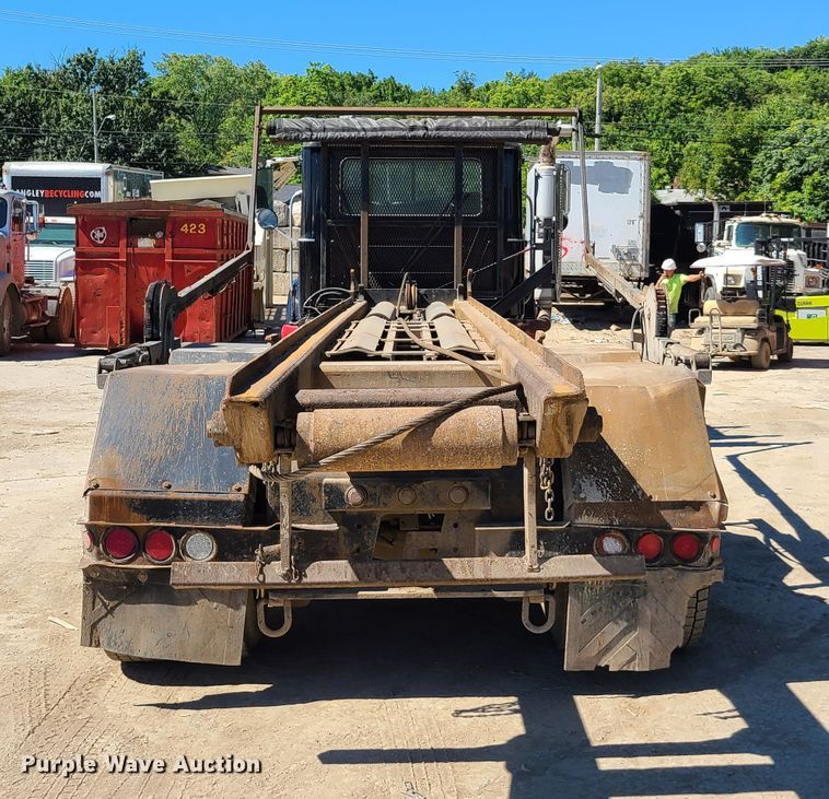 image for item EL9978 2007 Mack CTP  hooklift truck