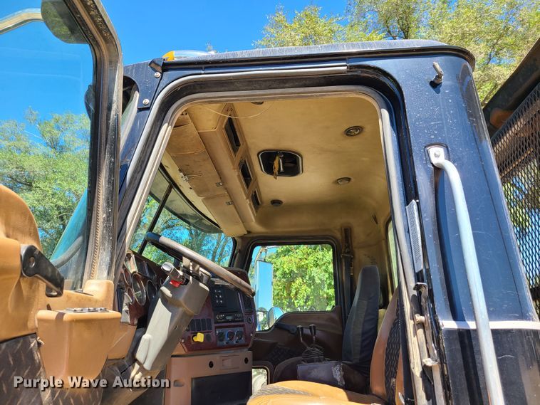 image for item EL9978 2007 Mack CTP  hooklift truck
