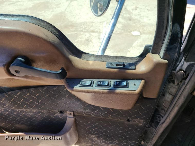 image for item EL9978 2007 Mack CTP  hooklift truck