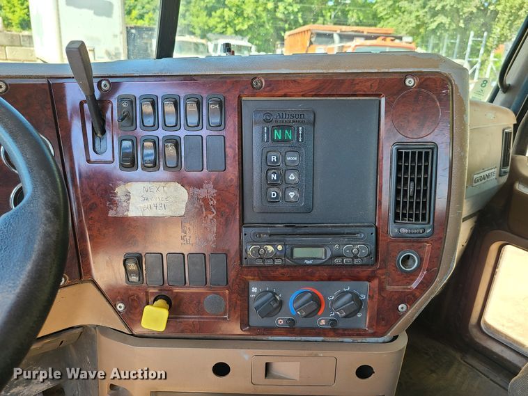 image for item EL9978 2007 Mack CTP  hooklift truck