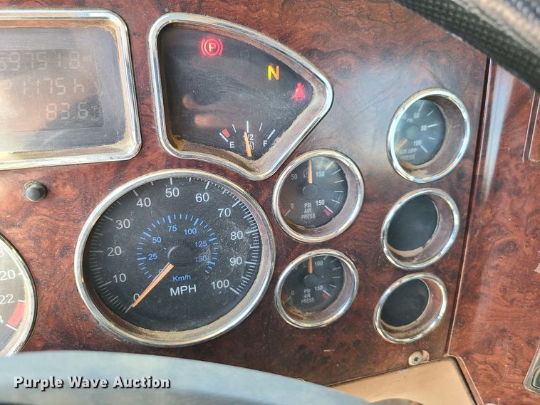 image for item EL9978 2007 Mack CTP  hooklift truck