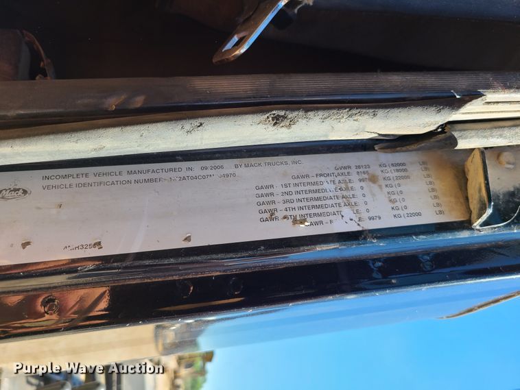 image for item EL9978 2007 Mack CTP  hooklift truck