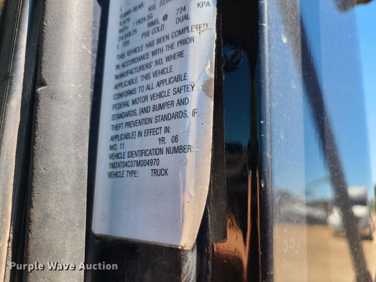 image for item EL9978 2007 Mack CTP  hooklift truck