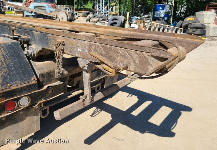 image for item EL9978 2007 Mack CTP  hooklift truck