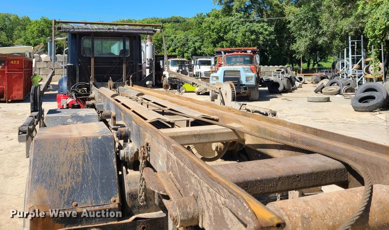 image for item EL9978 2007 Mack CTP  hooklift truck